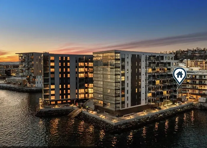 Waterfront Aurora View *